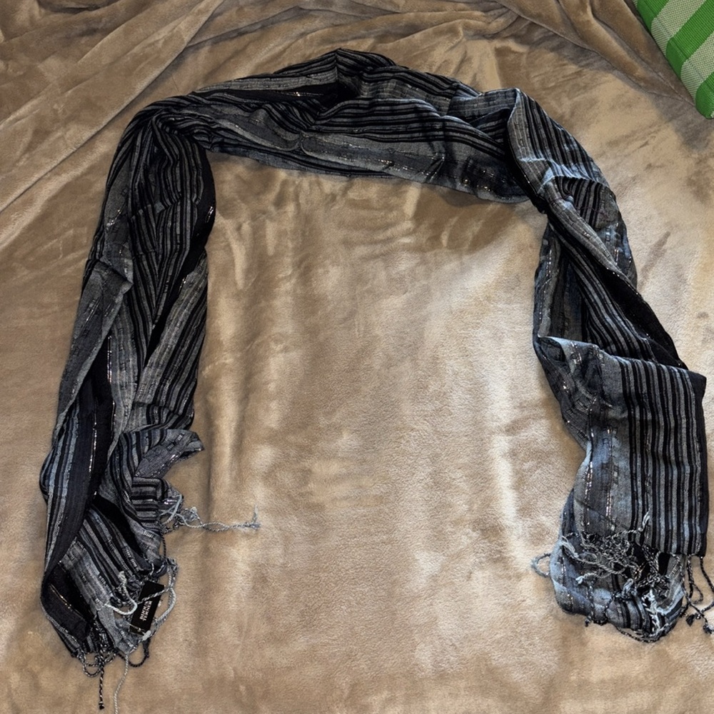 Bijoux Terner - Black and Silver Evening Shawl
